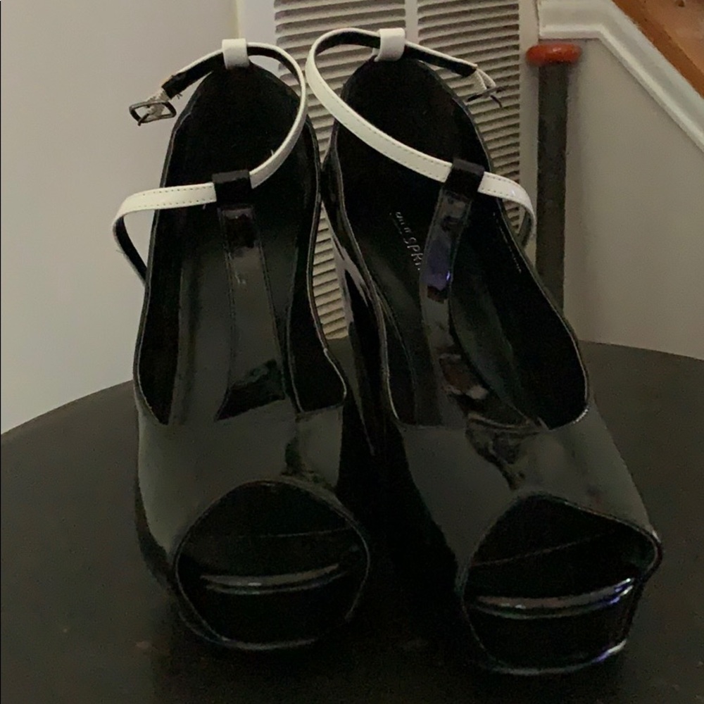 Wedge heels